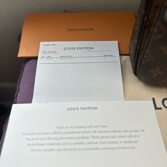 LV Pochette Métis in Reverse monogram - Picture 9 of 14